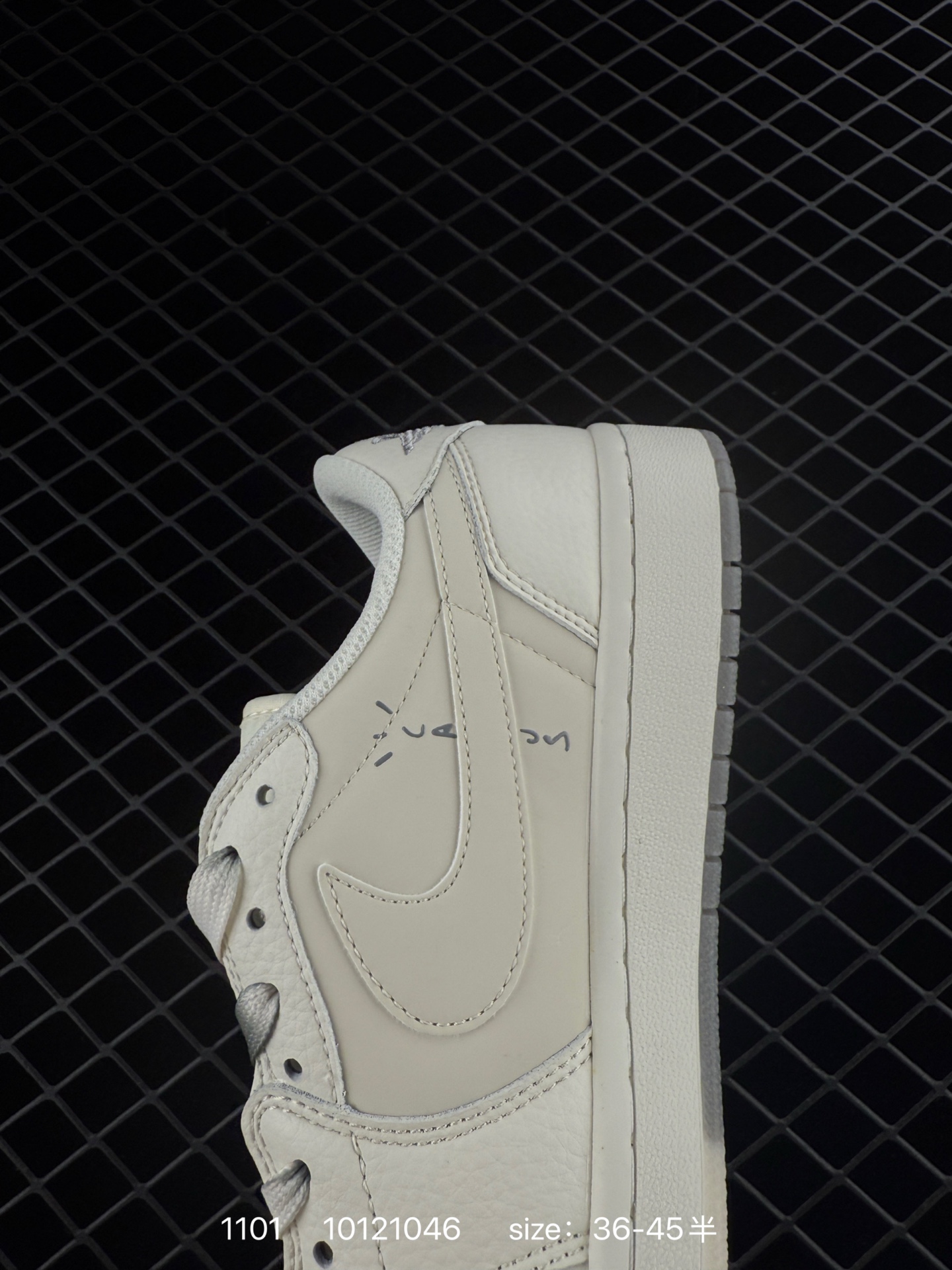 Travis Scott x Air Jordan 1 ” Reverse Mocha “